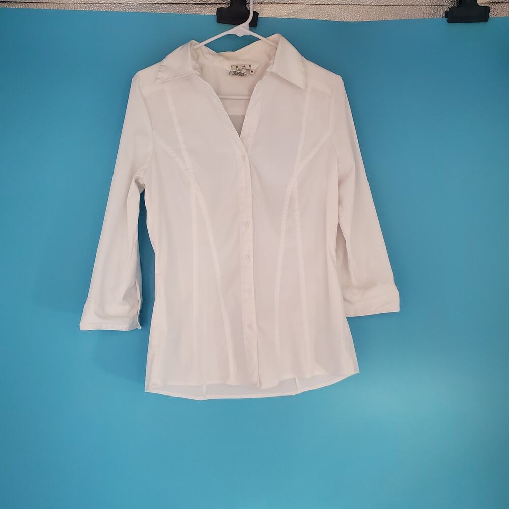 Como Shirt Size MediumV-Neck Button Up 3/4 Sleeve